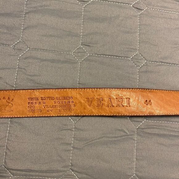 Veari alligator skin belt, 52 inch long - Picture 6 of 6